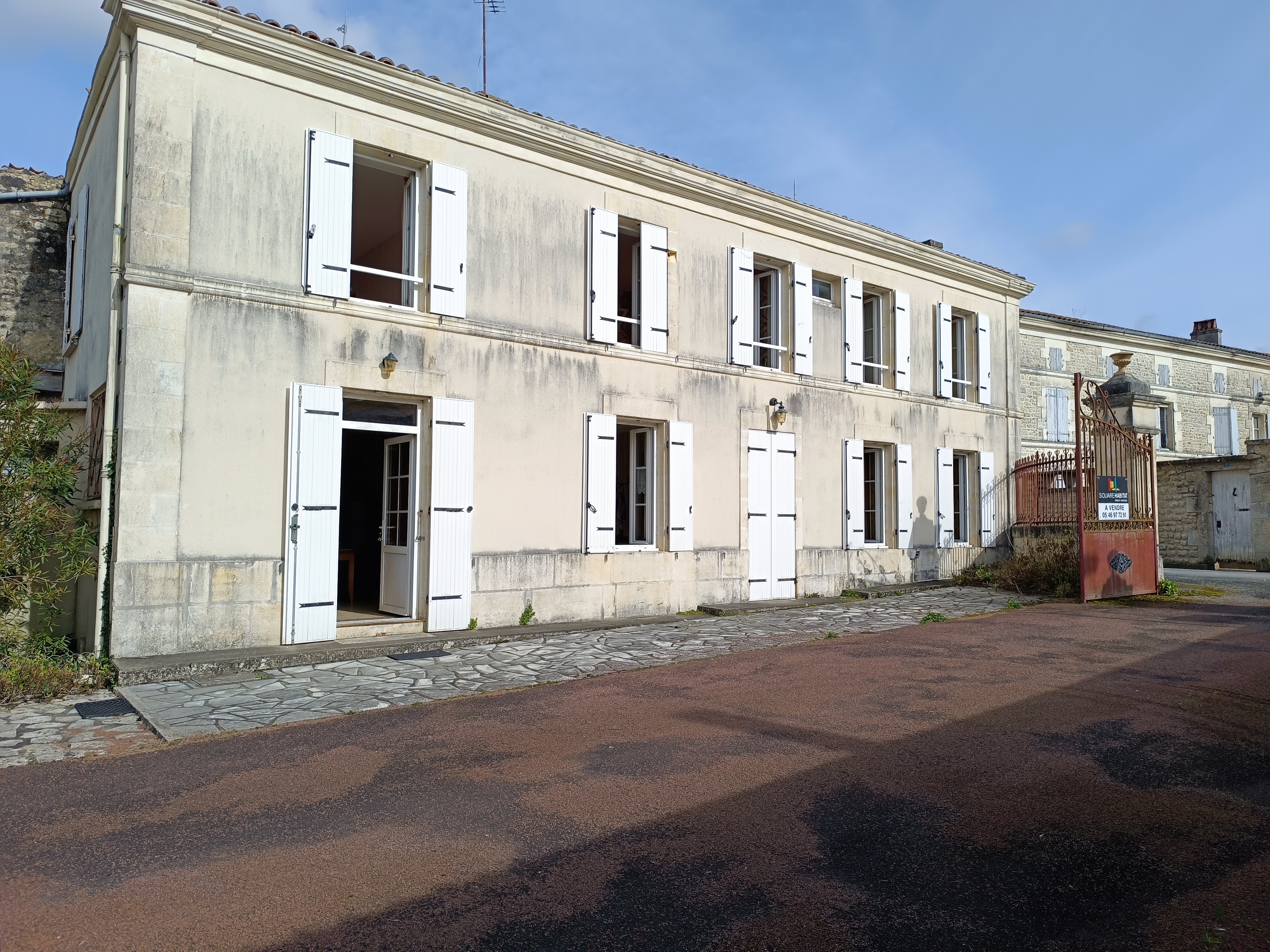 property-image-0