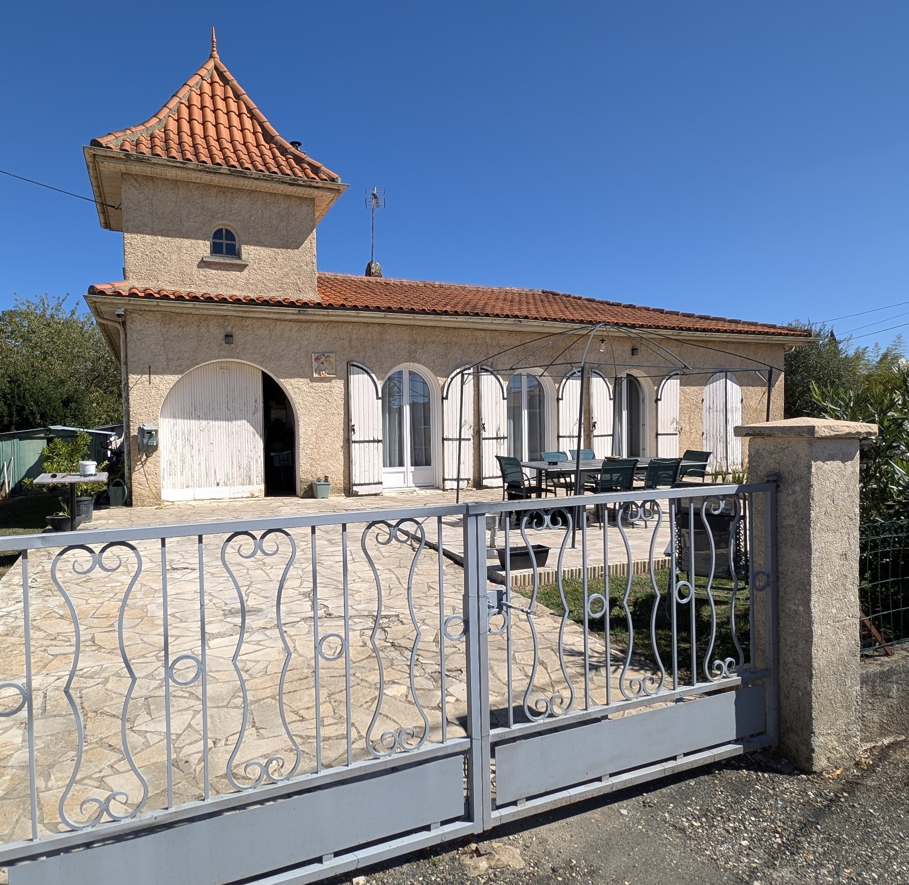 property-image-0