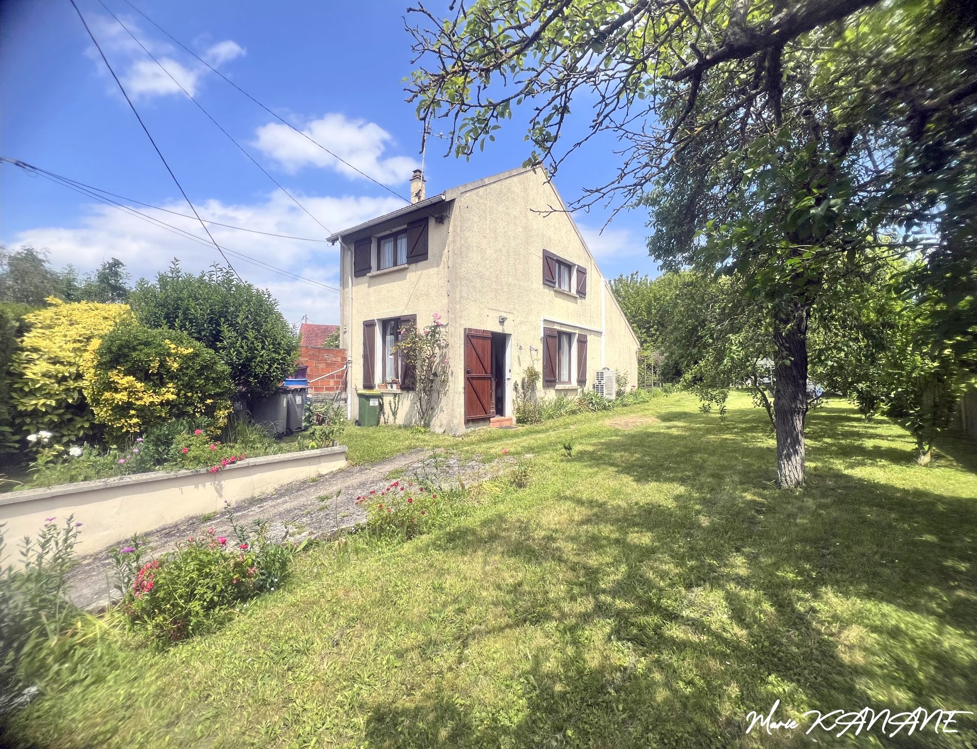 Maison à rafraîchir avec jardin et potentiel – Breuil-Bois-Rober
