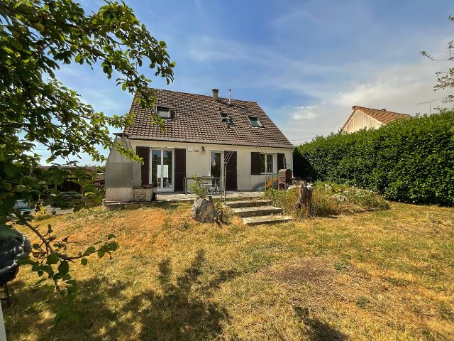 Maison familiale 5 chambres – Sous-sol total – Terrain 782 m²
